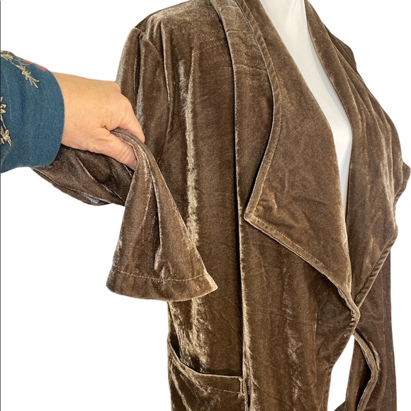 Amaryllis velvet jacket. Size small. - Picture 2 of 7